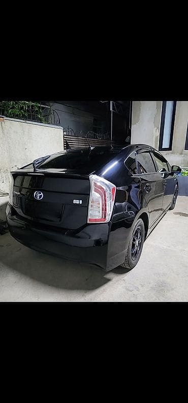 Toyota Prius: 2015 г., Автомат, Гибрид, Лифтбек — 3