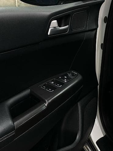Продажа авто: Kia Sportage: 2017 г., 2 л, Автомат, Дизель, Кроссовер — 10
