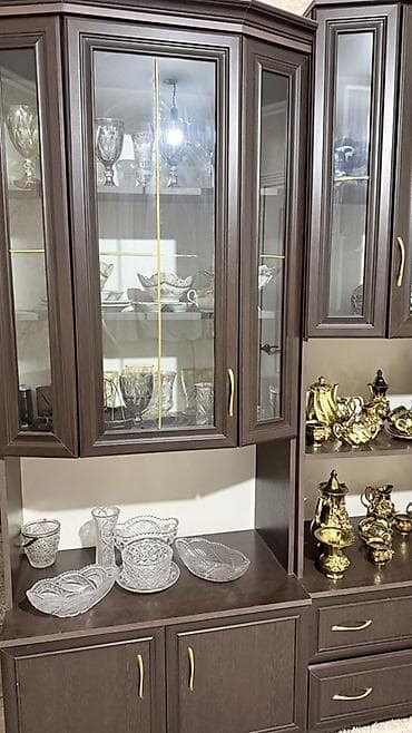 сейфы металлические: Гарнитур для зала на заказ, Стенка — 3
