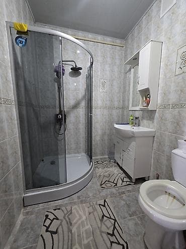 Үйлөр: Продаётся уютный 2-этажный дом в ж/м Учкун! Участок: 5 сотки Площадь — 8
