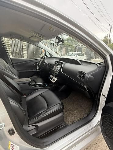 8: Toyota Prius: 2016 г., 1.8 л, Вариатор, Гибрид, Хэтчбэк — 6