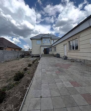 🏡 Продаётся просторный двухэтажный кирпичный дом в ж/м Арча-Бешик