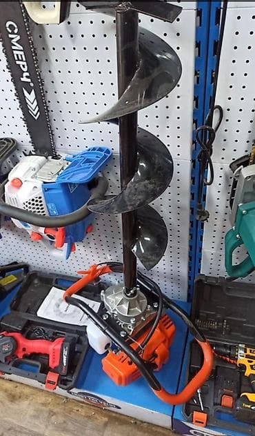 Мощный бензиновый ямобур «Смерч» с двигателем 5200. Предназначен для