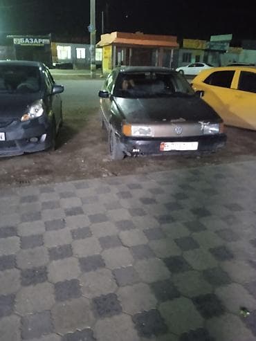 Volkswagen Passat: 1988 г., Седан