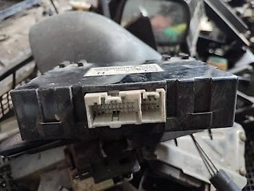 Унаа тетиктери: Оригинальный контрактный из Европы б/у блок комфорта на Мазду 5 2008 — 2