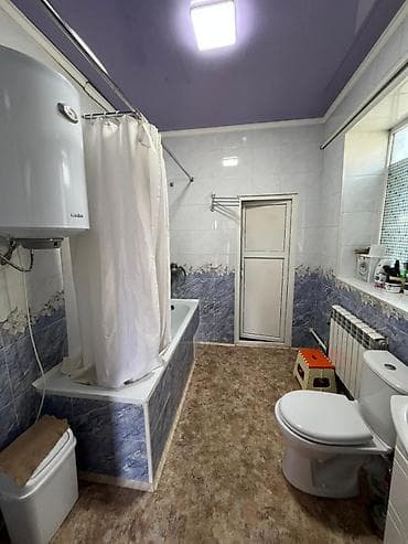 Дома: 🏡 Срочно продается дом в ж/м Ала-Тоо-2! ✅ 5-комнатный дом ✅ Участок — — 3