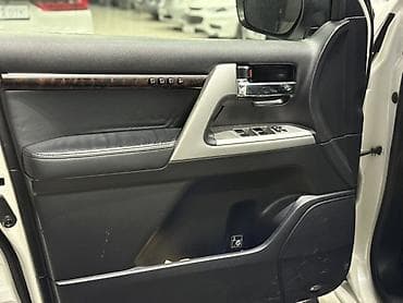 Toyota Land Cruiser: 2014 г., Автомат, Бензин, Внедорожник — 10