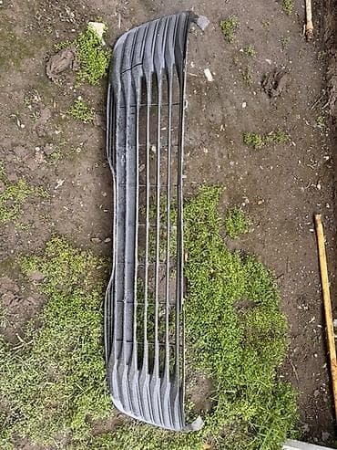 Решетки радиатора: Решетка радиатора Toyota 2019 г., Б/у, Оригинал — 1