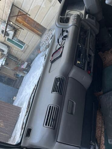 тягач двух мостовой: Грузовик, Б/у — 13