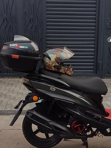 Скутер городского класса с тюнингом и яркой оптикой - Кузов в стиле — 5