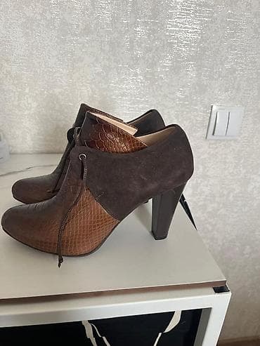 Женские ботильоны на высоком устойчивом каблуке. - Материалы