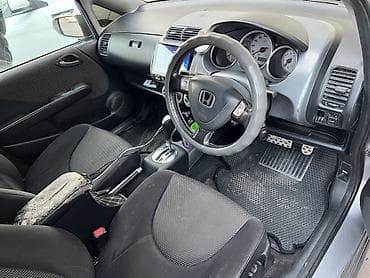 рассмотрим все варианты: Honda Fit: 2003 г., 1.5 л, Автомат, Бензин, Хэтчбэк — 9