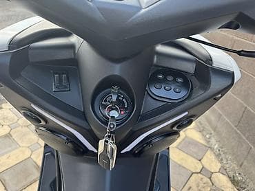 колесо мотороллер: Скутер JILANG T-MAX, городской максискутер в бело‑чёрном цвете — 7