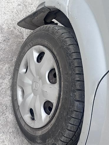 кабина волво: Mazda 323: 2000 г., Механика, Универсал — 1