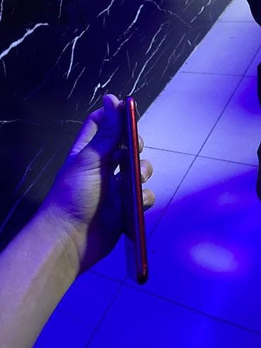 samsung a32: IPhone 11, Красный — 4