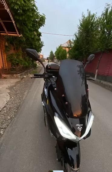 скутеи: Макси-скутер 150 куб. см, Бензин, Б/у — 2