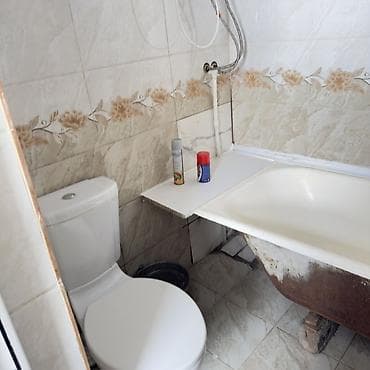 Бөлмөлөрдү ижарага берүү: 30 м², Эмереги менен — 2