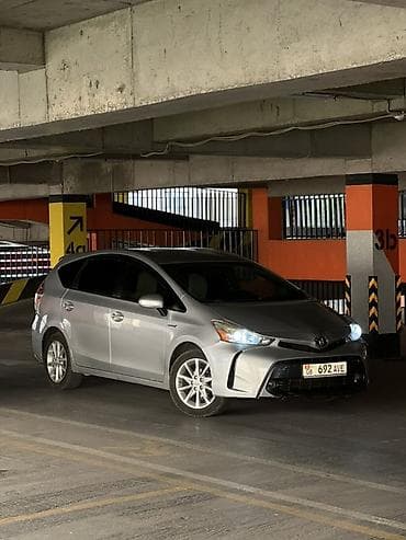 Toyota Prius V: 2015 г., 1.8 л, Автомат, Гибрид, Универсал — 6