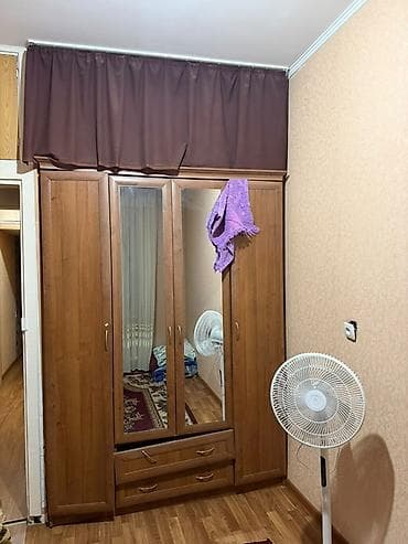 шефлера: Шкаф-купе распашной из ламинированного ДСП, цвет тёплый орех — 1