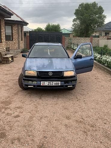 mini jack: Volkswagen Vento: 1994 г., 1.6 л, Механика, Бензин, Седан — 3