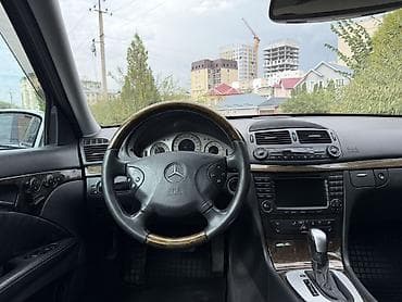 Mercedes-Benz E-Class: 2004 г., 3.2 л, Автомат, Бензин — 3