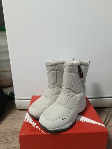 куртка зимняя на мальчика: Зимние сапоги светло‑серого цвета. Отличное качество — 6