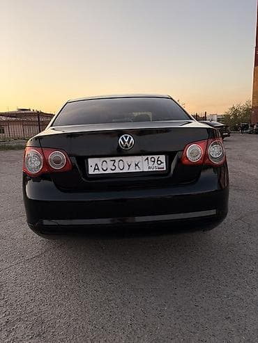 Volkswagen Jetta: 2015 г., 1.6 л, Ручные, Бензин, Седан