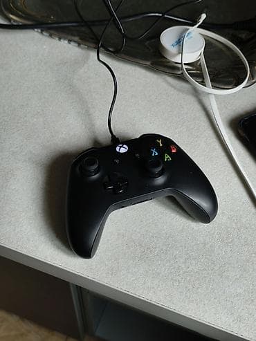 Геймпад xbox, без провода с коробкой, рабочий подарили, но я особо не