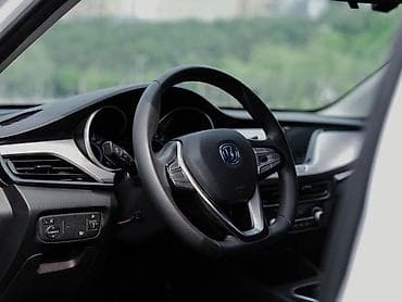 китайские электрокары: Changan Eado: 2024 г., Электромобиль, Седан — 4