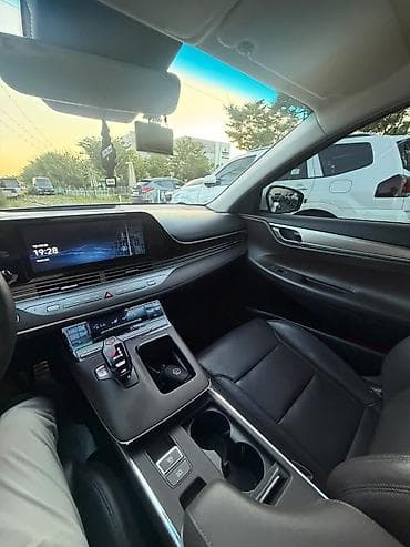 byd e7: Hyundai Grandeur: 2020 г., 2.4 л, Типтроник — 9