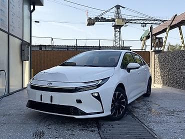 Toyota Corolla: 2026 г., Гибрид, Седан