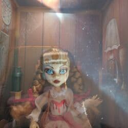 домик для кукол: Продаю коллекционных кукол монстрхай skullector по фильмам, из личной — 12