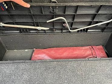 Toyota: Toyota Ist: 2002 г., 1.5 л, Автомат, Бензин, Хэтчбэк — 2