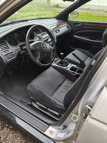 Honda: Honda Accord: 2001 г., 1.8 л, Механика, Бензин, Седан — 2