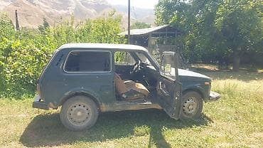 чехии: ВАЗ (ЛАДА) 4x4 Нива: 1998 г., Механика, Внедорожник — 2