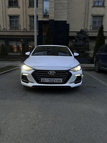 Hyundai Avante: 2018 г., 1.6 л, Кол менен иштөөчү, Бензин, Седан