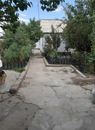 Дом, 80 м², 5 комнат, Собственник, Старый ремонт at lalafo.kg Дом, 80 м², 5 комнат, Собственник, Старый ремонт