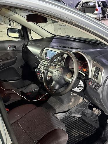 версо авенсис: Toyota WISH: 2003 г., Автомат, Бензин, Универсал — 8