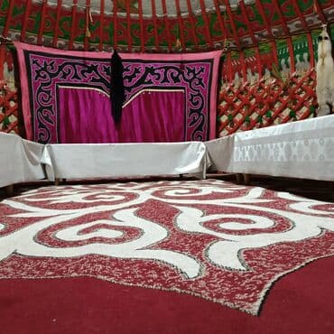 профессиональные музыкальные инструменты: Аренда юрты, Каркас Деревянный, 85 баш, Стулья — 8