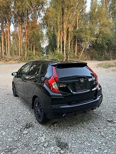 rf 2: Honda Fit: 2017 г., 1.5 л, Механика, Бензин, Хэтчбэк — 4