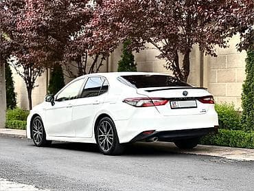 rav4 2014: Toyota Camry: 2022 г., Гибрид, Седан — 2