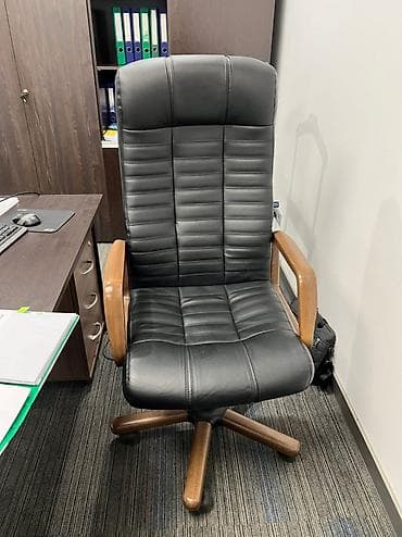 Офис шкафтары: Офис креслолор, Колдонулган, Дөңгөлөктүү, түсү - Кара, Экокожа, Өзү алып кетүү — 1