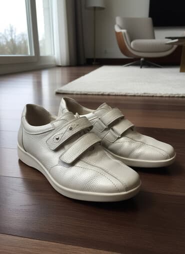 детские золотые серьги фото и цена бишкек: Лоферы, 38, Б/у, цвет - Белый, Самовывоз — 2