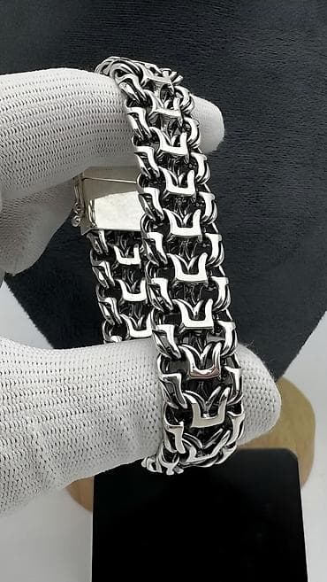 colorado полузамок: Массивная серебристая цепочка с плотным плетением. Замок-карабин — 4