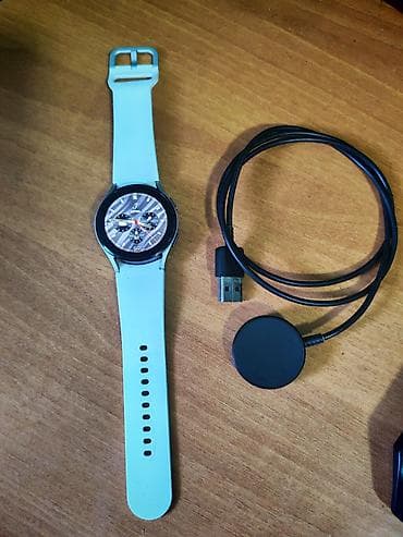 Умные часы Samsung Galaxy Watch 4 40мм + магнитная зарядка. Очень