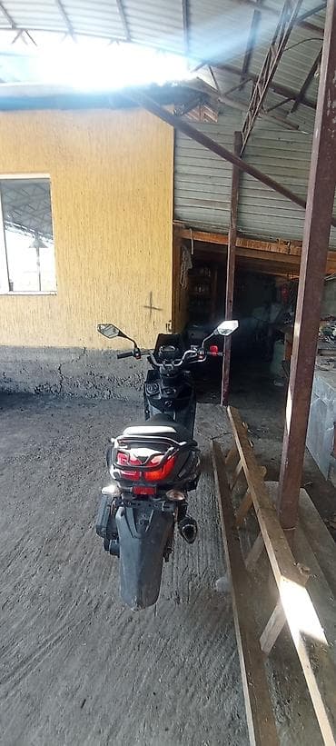 лисан машина: Скутер Lifan (Limi) 4-stroke, черный Описание: - Городской скутер с — 3