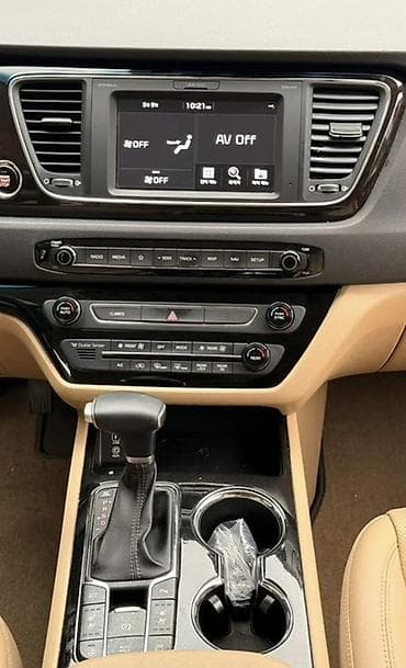 old man: Kia Carnival: 2019 г., 2.2 л, Дизель, Минивэн — 6