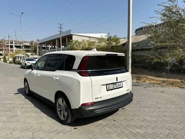 кастюм мишка: Электромобиль минивэн/кроссвэн (белый), 5 дверей Основные — 4