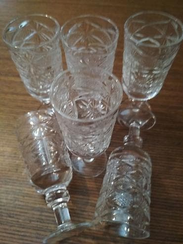 продаю хрустальные вазы: Хрусталь Чешский . В идеальном состоянии.Количество -6 шт. Высота-9 — 4