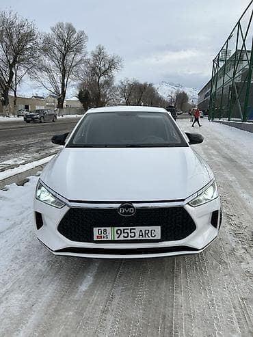 jac m3: BYD E3: 2021 г., Электромобиль, Седан — 3